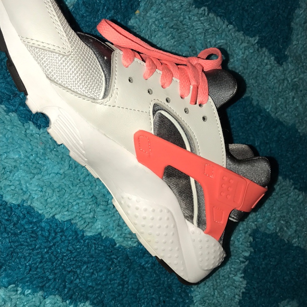 Huaraches size 7 pink-ish Melanie color and gray